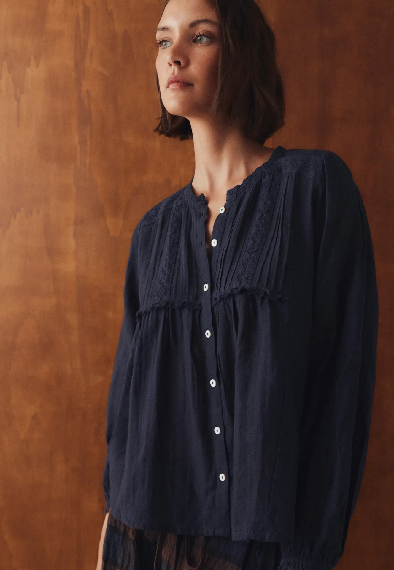 BLUSA PUNTILLAS